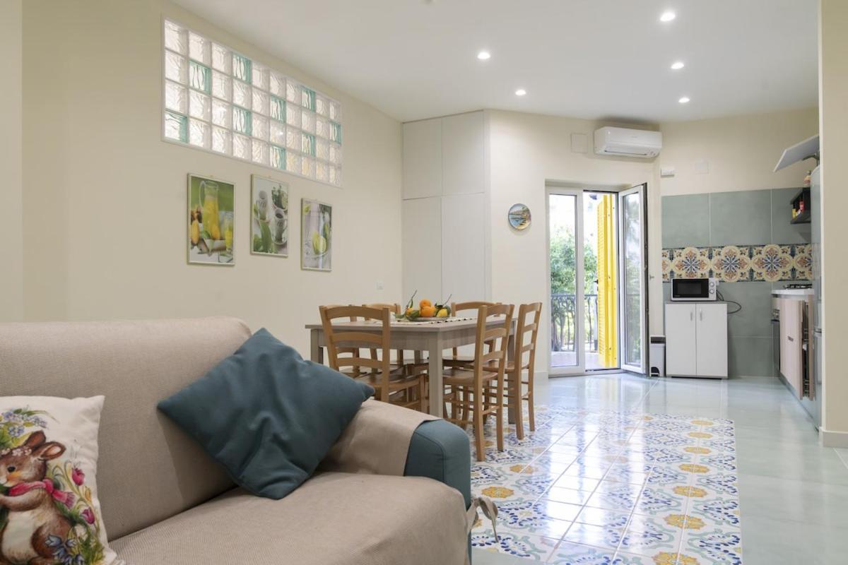 Sorrentovibes - Modern Apartment With Terrace, Swimming Pool&Tennis Ngoại thất bức ảnh
