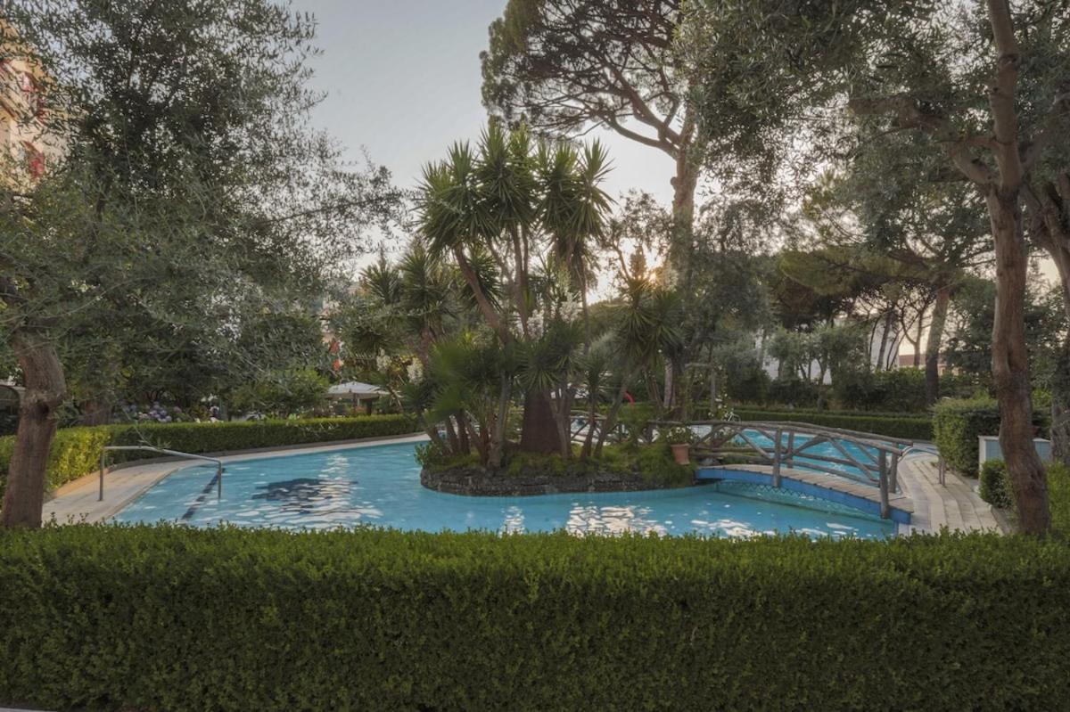 Sorrentovibes - Modern Apartment With Terrace, Swimming Pool&Tennis Ngoại thất bức ảnh